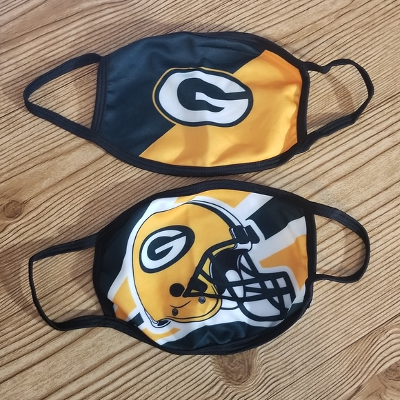 Set of 2 Green Bay Packers masks with filter slots